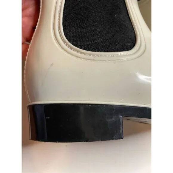 White and black rain boots - Picture 5 of 7